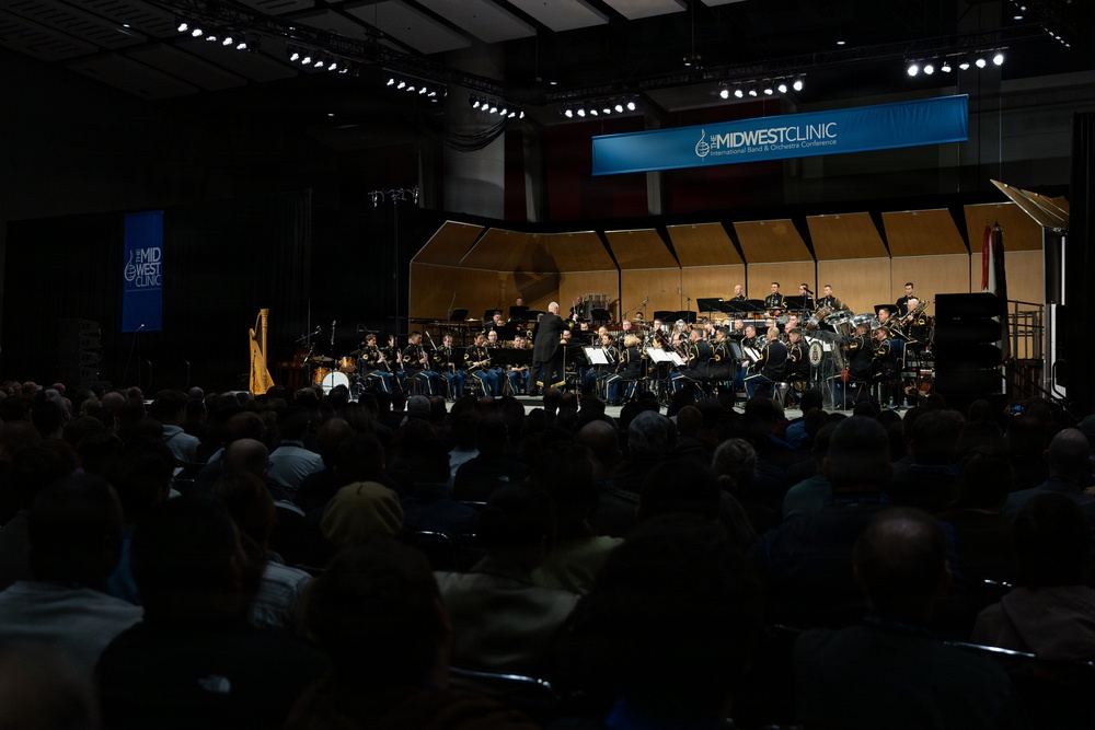 U.S. Army Concert Band performs in Chicago
