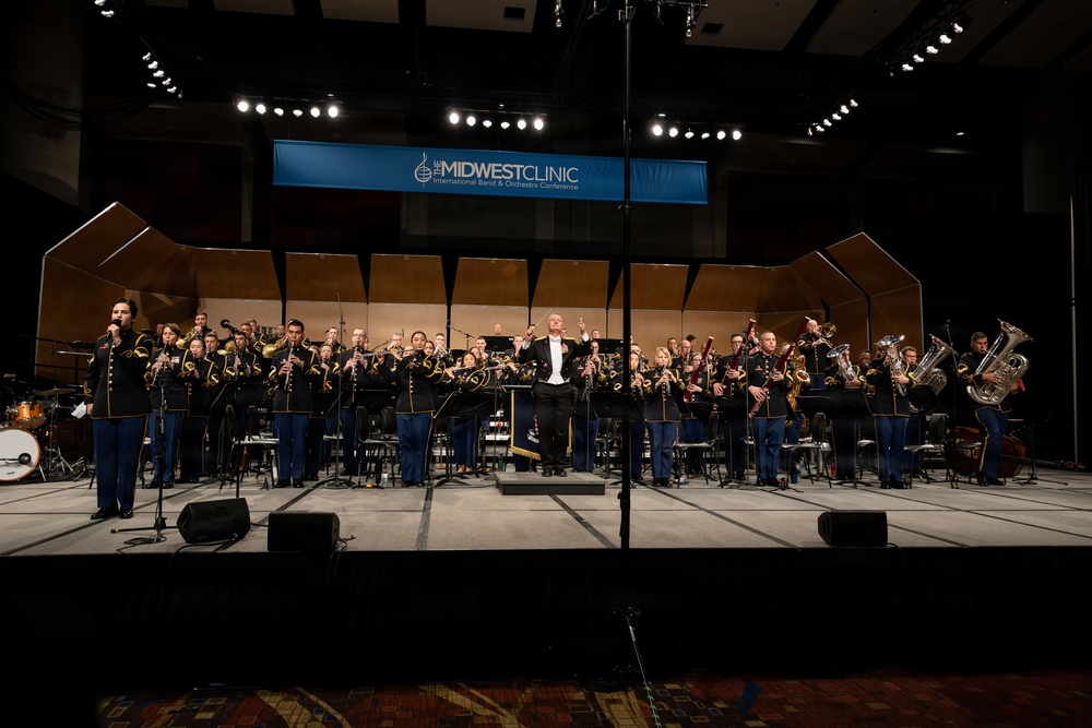 U.S. Army Concert Band performs in Chicago