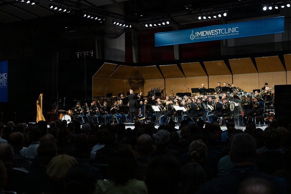 U.S. Army Concert Band performs in Chicago