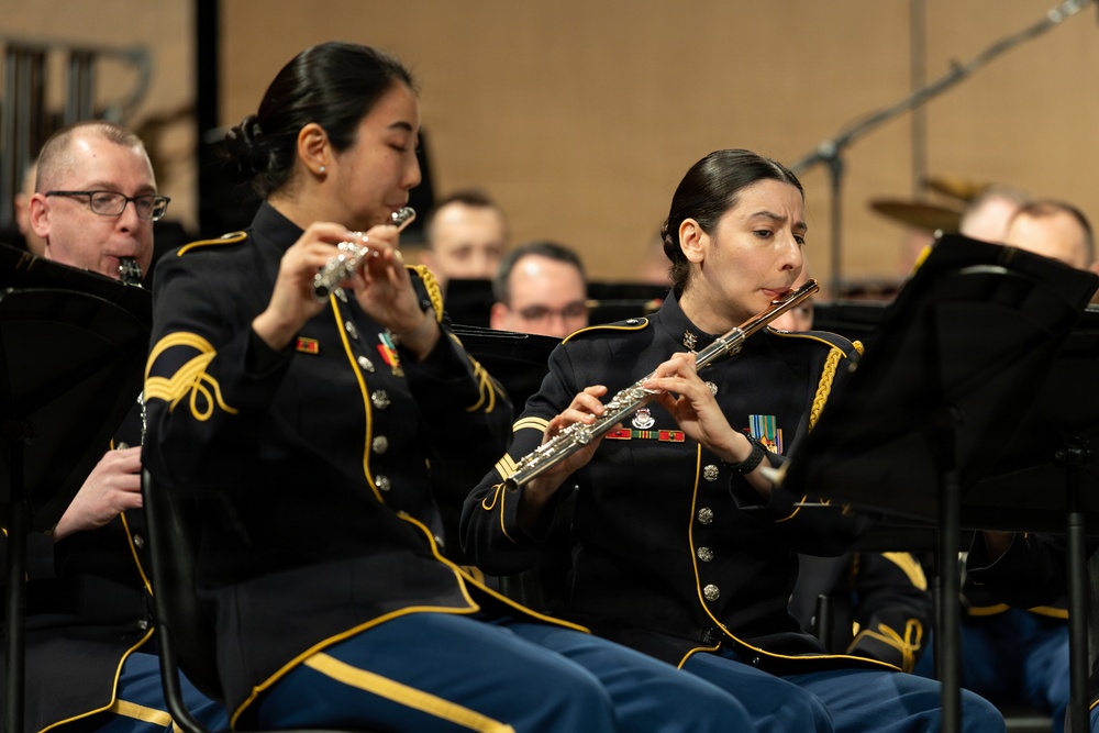 U.S. Army Concert Band performs in Chicago