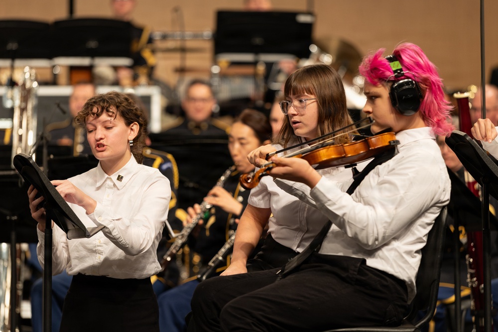 U.S. Army Concert Band performs in Chicago