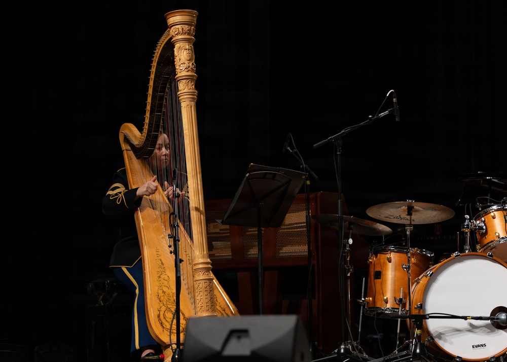 U.S. Army Concert Band performs in Chicago