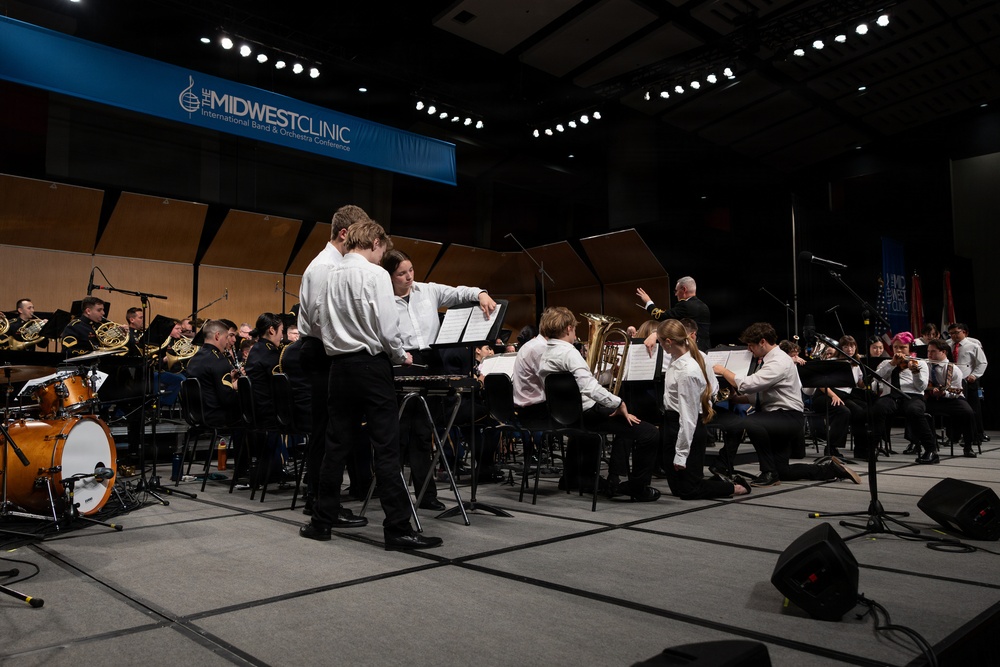 U.S. Army Concert Band performs in Chicago