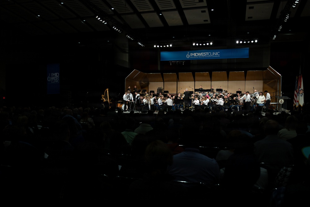 U.S. Army Concert Band performs in Chicago
