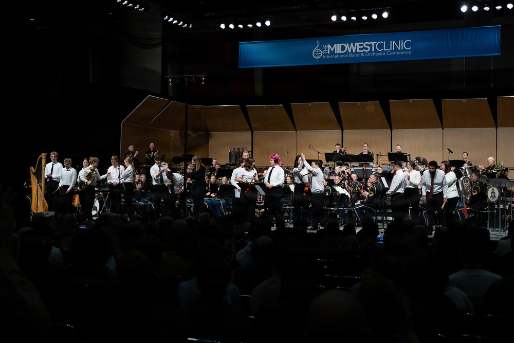 U.S. Army Concert Band performs in Chicago