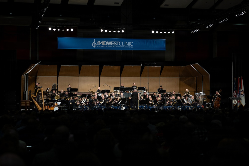 U.S. Army Concert Band performs in Chicago