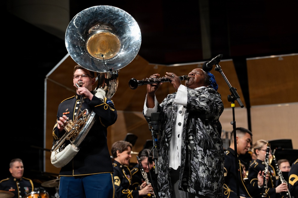 U.S. Army Concert Band performs in Chicago