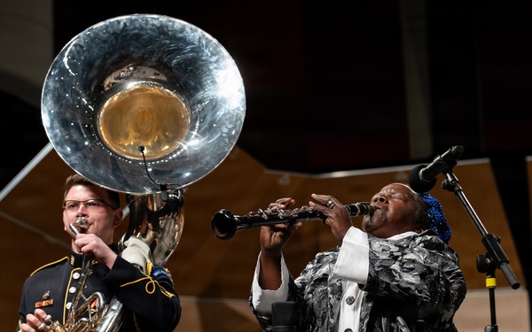 U.S. Army Concert Band performs in Chicago