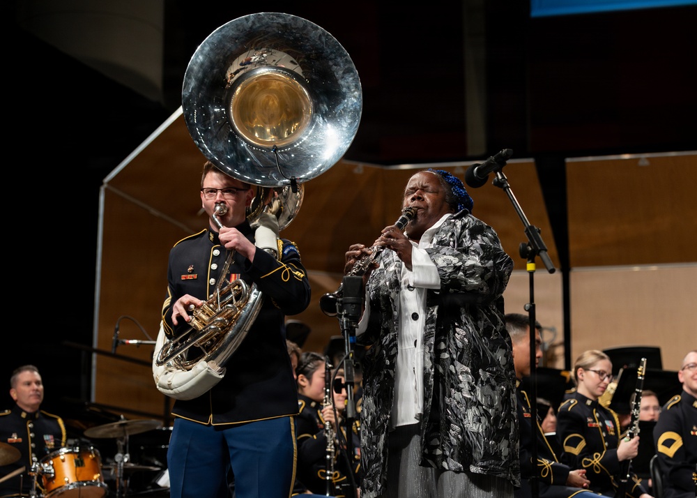 U.S. Army Concert Band performs in Chicago