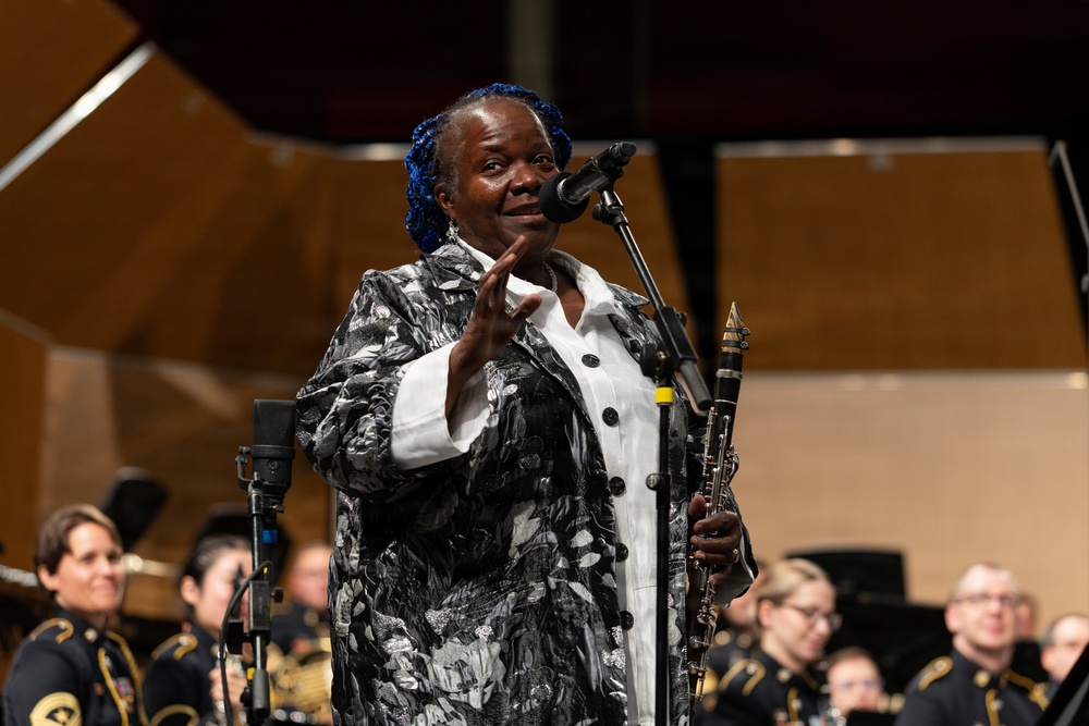 U.S. Army Concert Band performs in Chicago