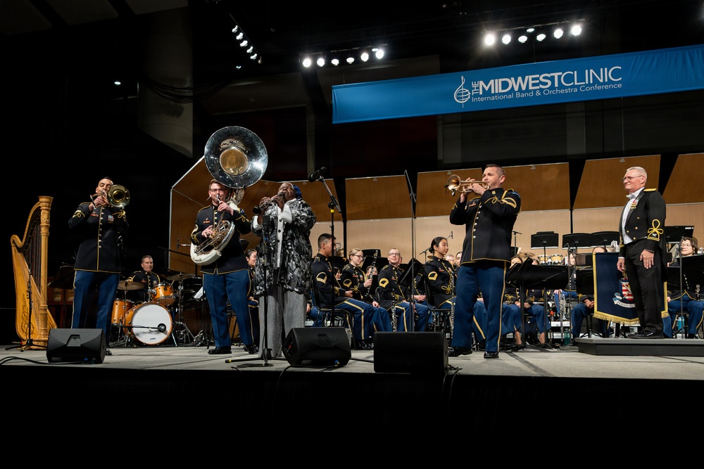 U.S. Army Concert Band performs in Chicago