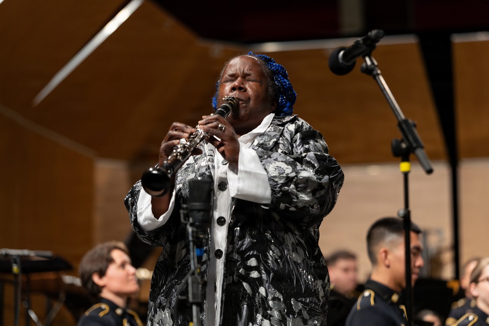 U.S. Army Concert Band performs in Chicago