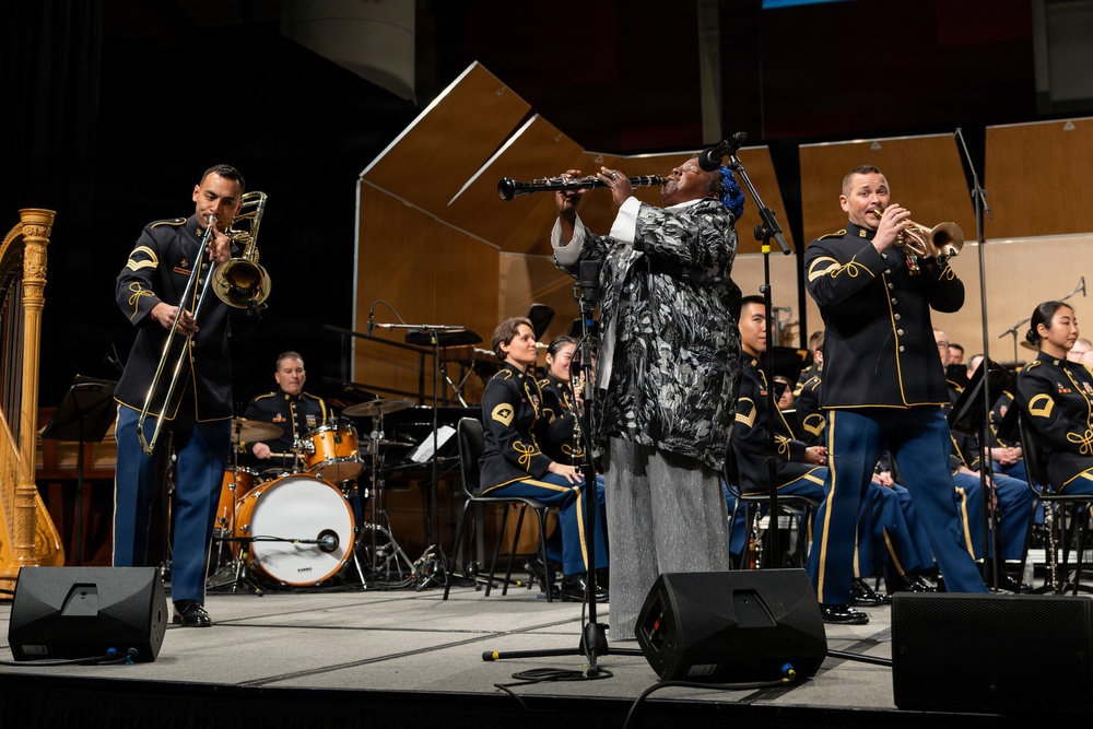 U.S. Army Concert Band performs in Chicago
