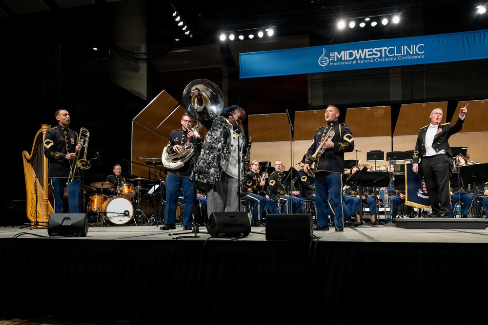 U.S. Army Concert Band performs in Chicago