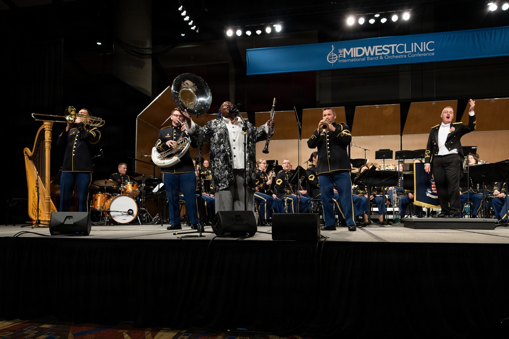 U.S. Army Concert Band performs in Chicago