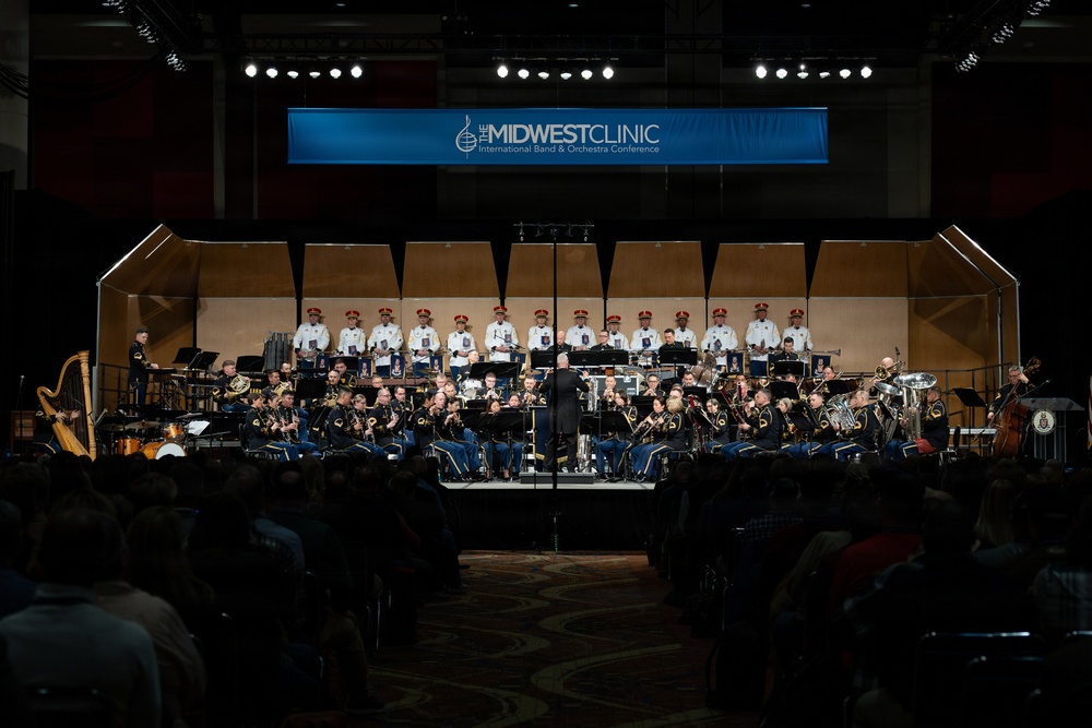 U.S. Army Concert Band performs in Chicago
