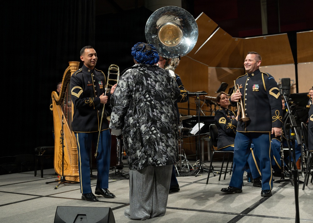 U.S. Army Concert Band performs in Chicago