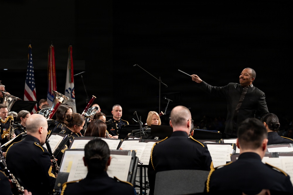U.S. Army Concert Band performs in Chicago