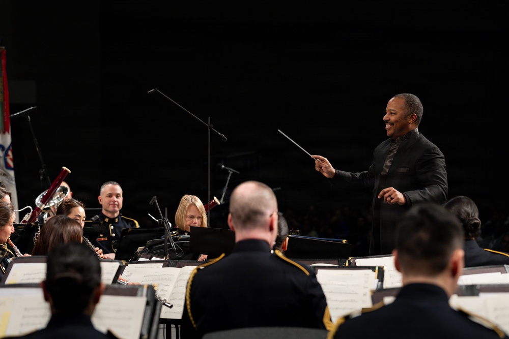 U.S. Army Concert Band performs in Chicago