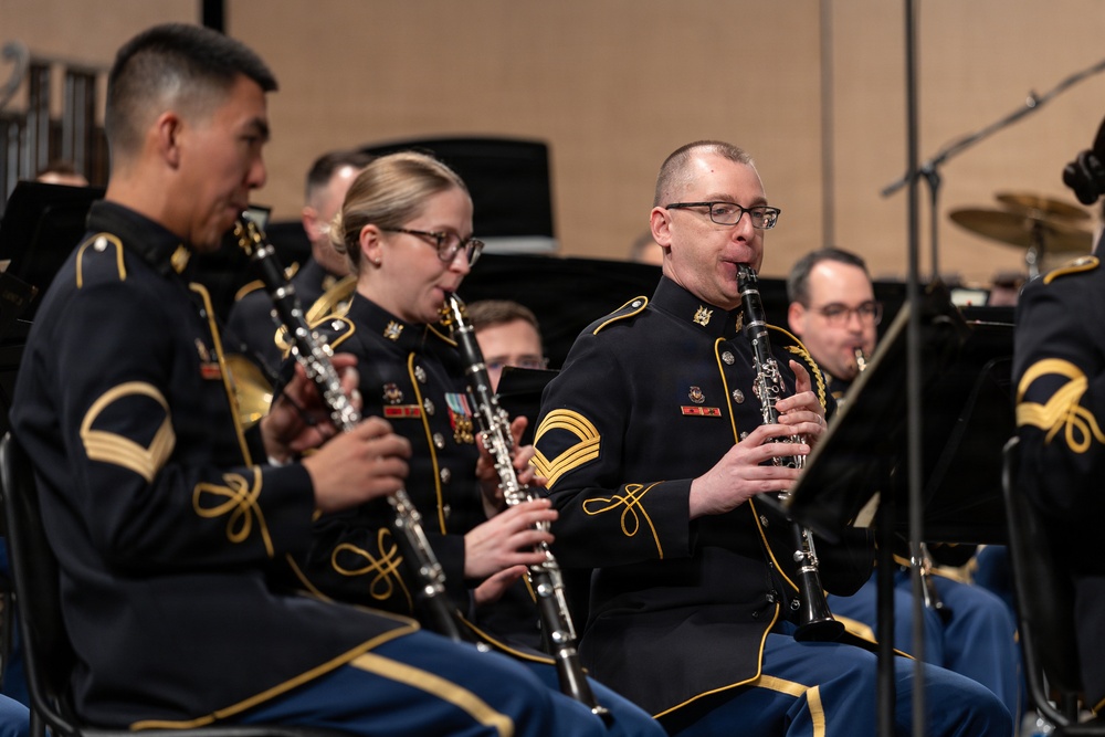U.S. Army Concert Band performs in Chicago