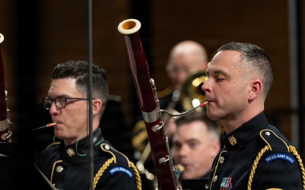 U.S. Army Concert Band performs in Chicago