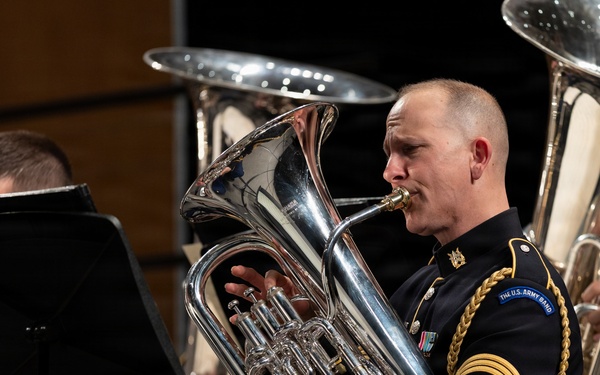 U.S. Army Concert Band performs in Chicago