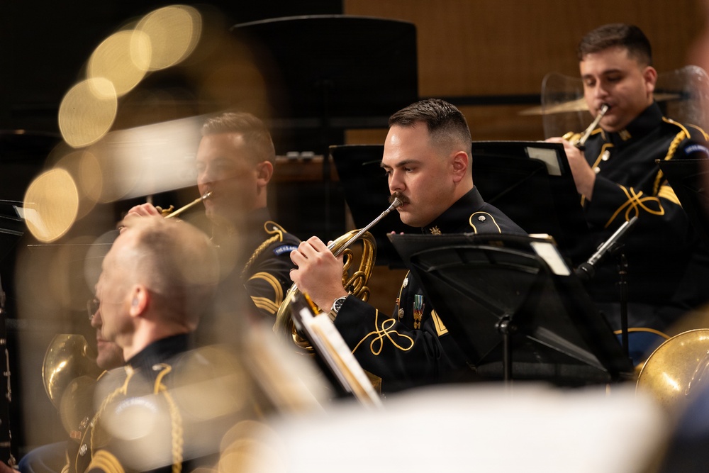U.S. Army Concert Band performs in Chicago
