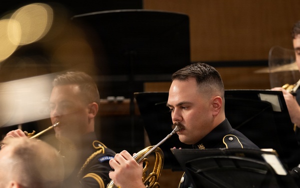 U.S. Army Concert Band performs in Chicago