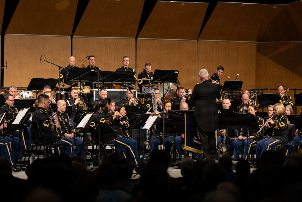 U.S. Army Concert Band performs in Chicago