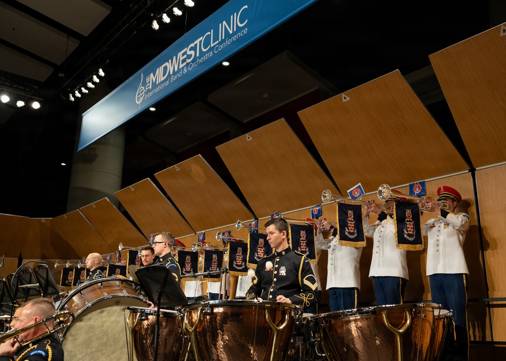 U.S. Army Concert Band performs in Chicago