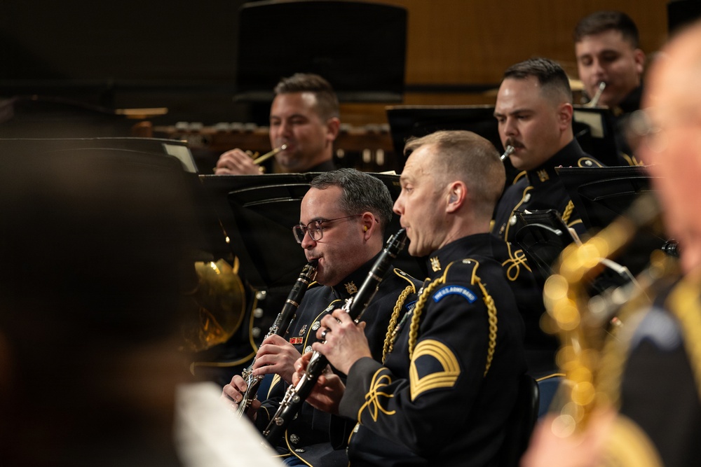 U.S. Army Concert Band performs in Chicago