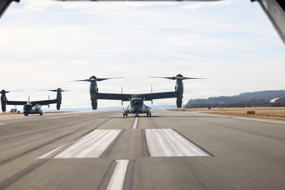HMX-1 Funeral Flyover for 28th Assistant Commandant of the Marine Corps, Gen. Williams