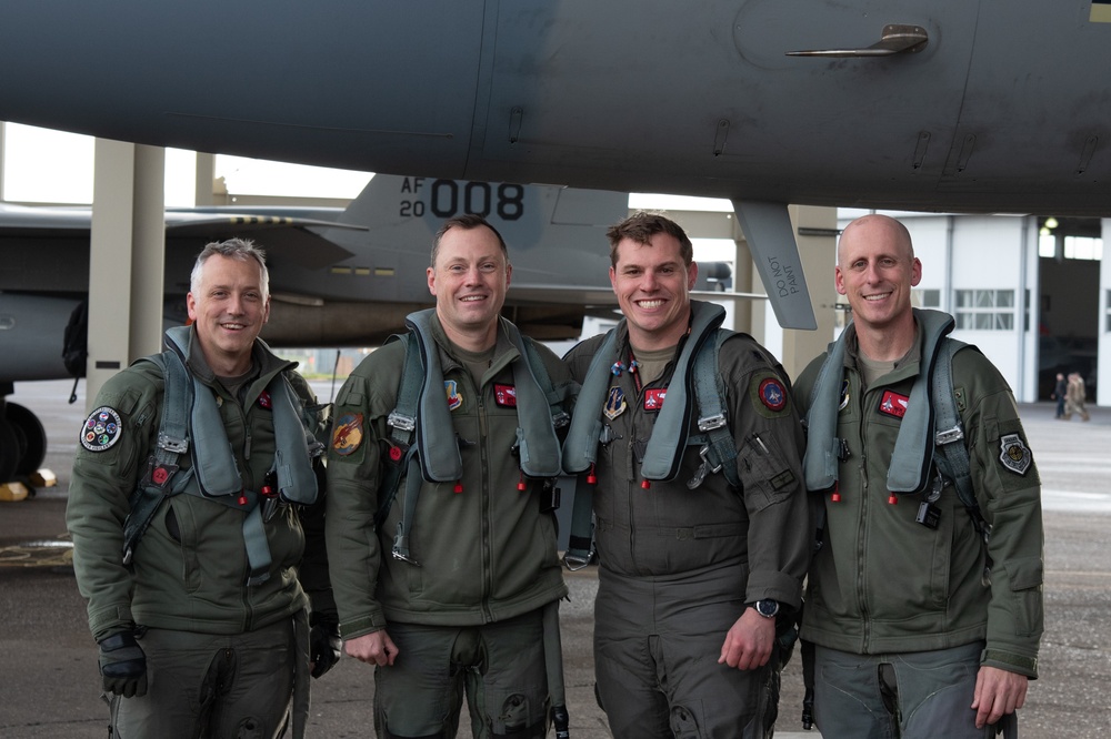 123rd Fighter Squadron Welcomes New Commander during In-Flight Ceremony