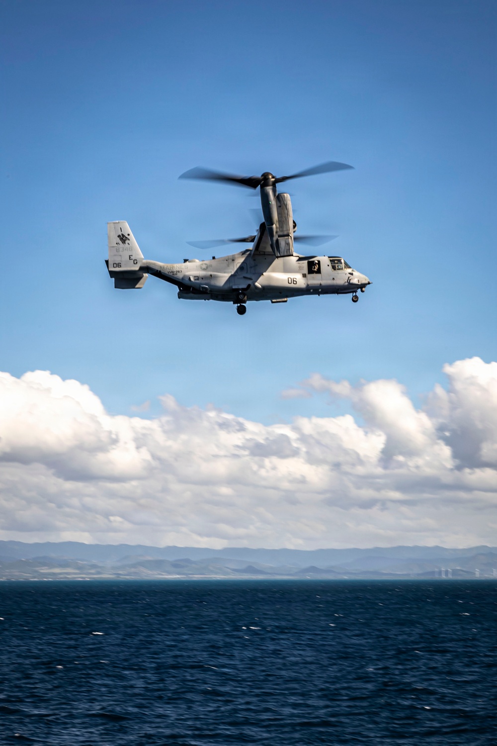 USS Iwo Jima Conducts Amphibious Assault Exercise
