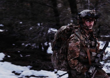 EOD Technicians Respond to Roadside IED Call