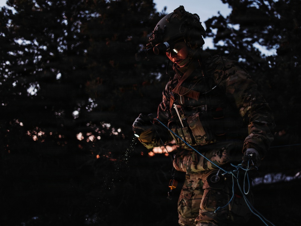 EOD Technicians Respond to Roadside IED Call