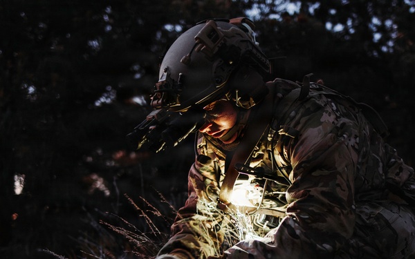 EOD Technicians Respond to Roadside IED Call