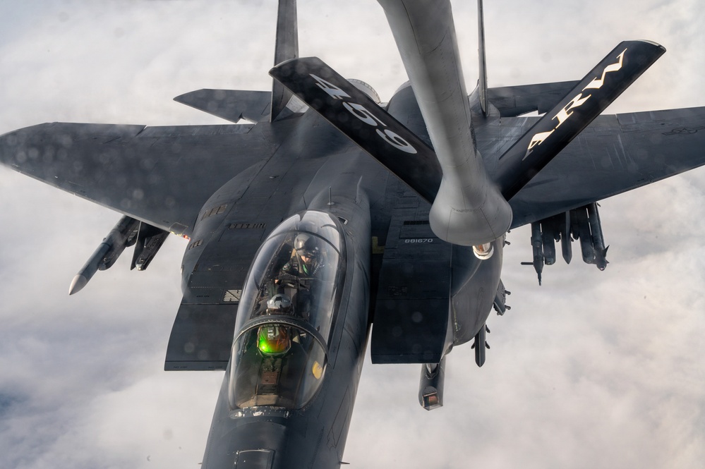 459ARW refuels F15s