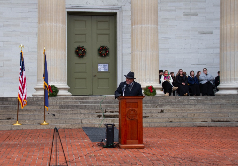 Kentucky honors Veterans with wreath laying ceremony