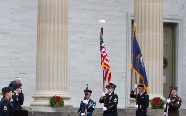 Kentucky honors Veterans with wreath laying ceremony
