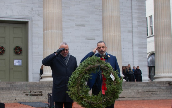 Kentucky honors Veterans with wreath laying ceremony