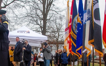 Kentucky honors Veterans with wreath laying ceremony