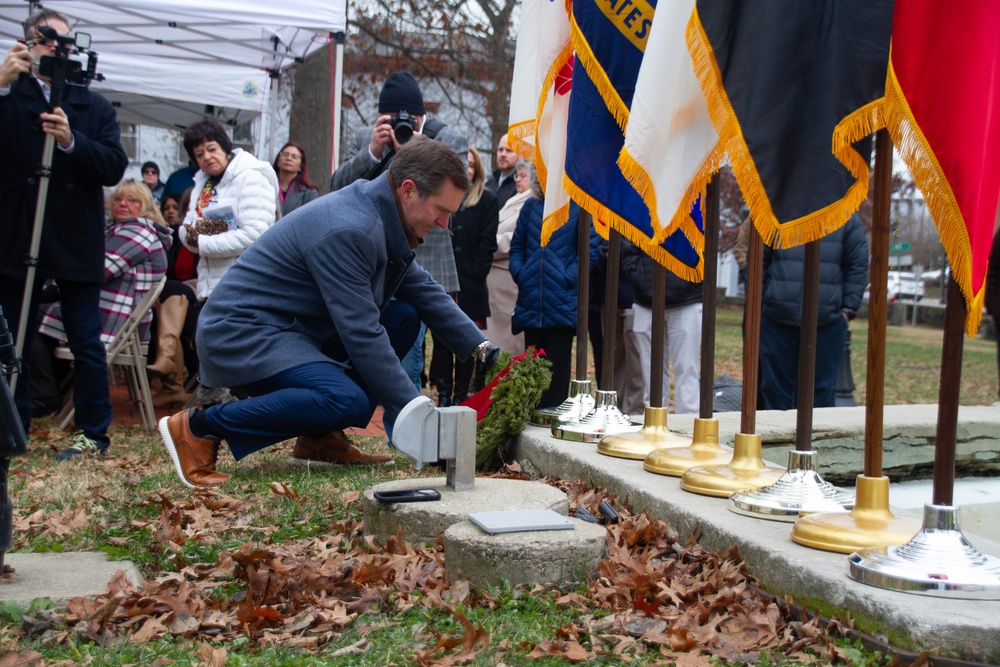 Kentucky honors Veterans with wreath laying ceremony