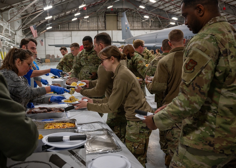 All American Beef Battalion shares meal with deploying maintainers and their families