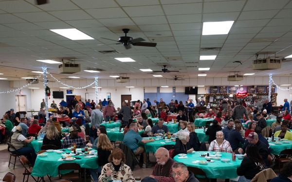 Operation Holiday Sprit hosts Air Force Reservists, Air National Guard members and families for holiday dinner