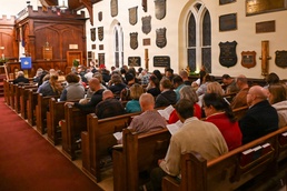 German Advent service, Christkindlmarkt celebrate season, community friendships at Fort Leavenworth