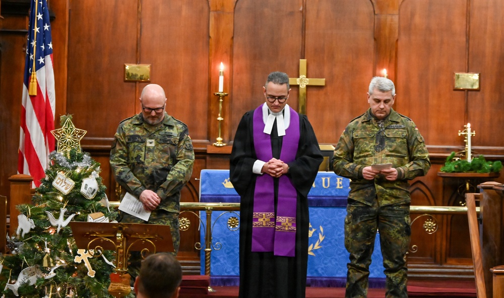 German Advent service, Christkindlmarkt celebrate season, community friendships at Fort Leavenworth
