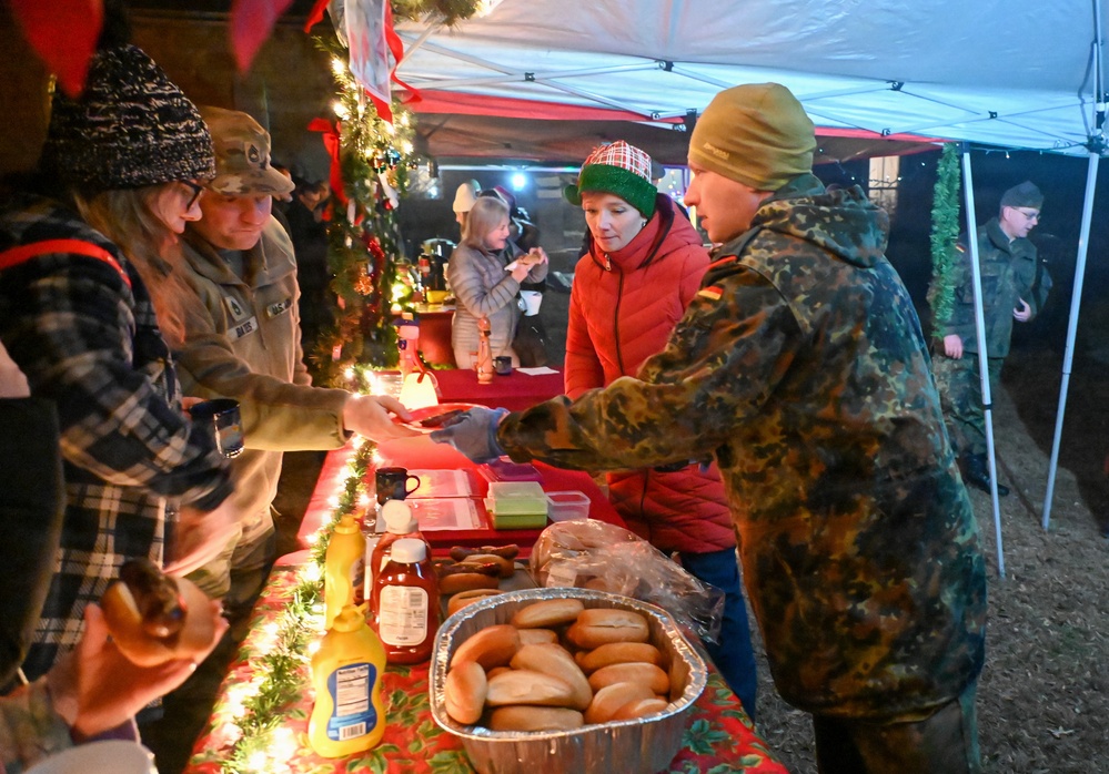 German Advent service, Christkindlmarkt celebrate season, community friendships at Fort Leavenworth