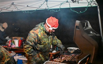 German Advent service, Christkindlmarkt celebrate season, community friendships at Fort Leavenworth