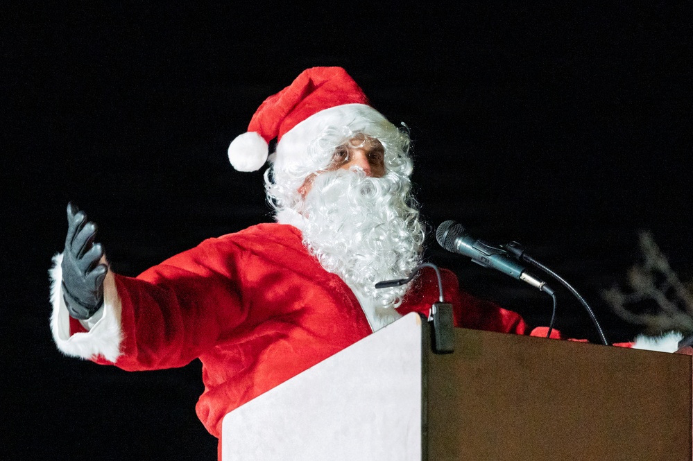 Holloman Holidays 2025 tree lighting event